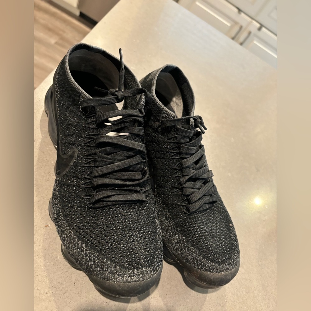 Nike Air Vapormax Triple Black Women SZ 7.5